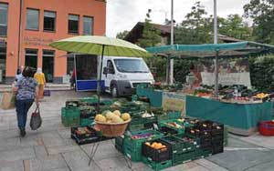 Bauern- und Wochenmarkt schloßberg bei Rosenheim